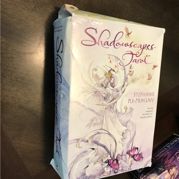 Shadowscapes Tarot by Stephanie Pui-Mun Law - Picture 2 of 5